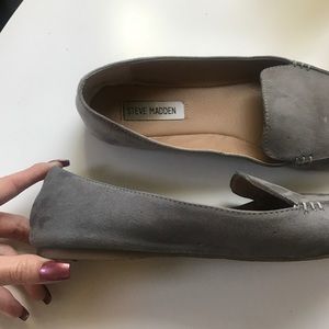 Steve Madden grey suede flats